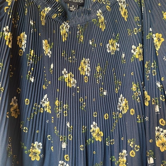 Navy Blouse - Picture 2 of 2